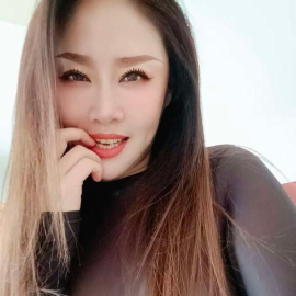 西青津门湖附近美女